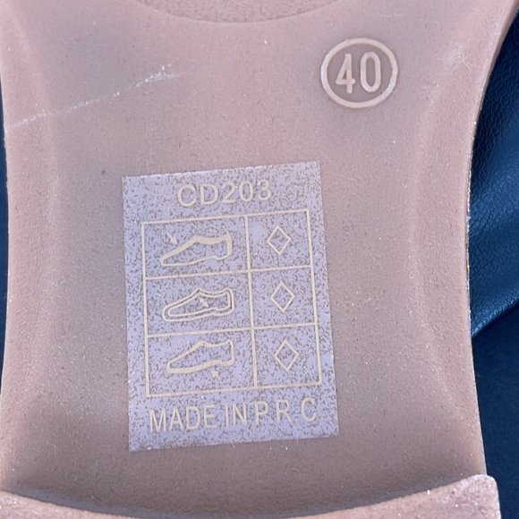 Givana Black Flip Flops Size: 40 - Picture 4 of 5